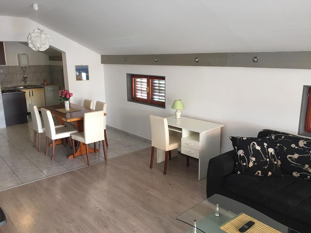 Apartments Pavic ベティナ エクステリア 写真